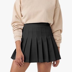 Black Highwaist Pleated Skirt